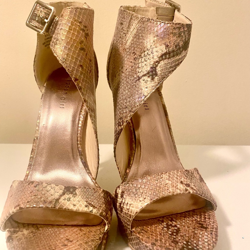 GENTLY USED sizes 10 MULTI COLORED MADEN GIRL ANIMAL PRINT HEELS. Each